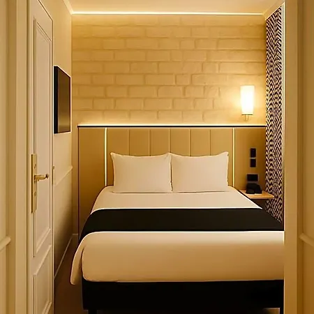 Grand Tonic & Hotel