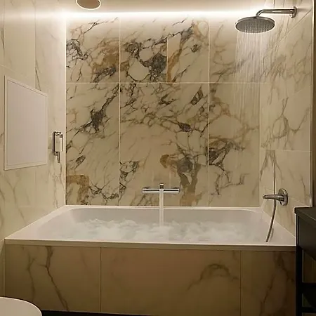Hotel Grand Tonic & 3*