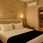Grand Tonic & Hotel